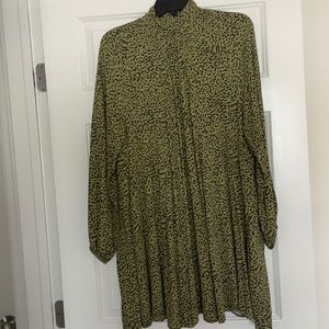 green polka dress, very comfortable especially if pregnant, long sleeves